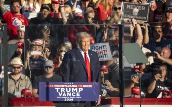 LIVE NOW: Trump Holds Rally in Prescott Valley, Arizona