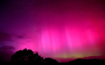 In Photos: Northern and Southern Lights Decorate Night Sky