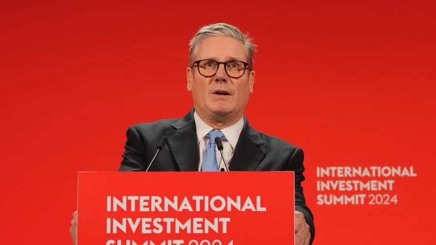 British Prime Minister Starmer Pledges to Rip up Red Tape Blocking Investment