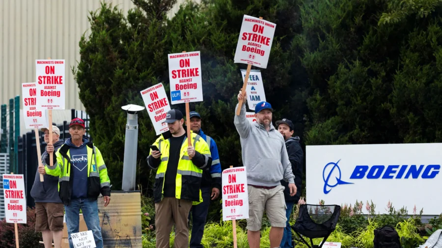 Union Representing Striking Boeing Workers Holds Major Rally in Seattle
