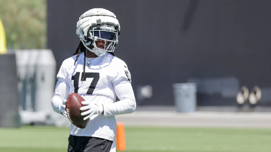 Jets Trade for Receiver Davante Adams: Report