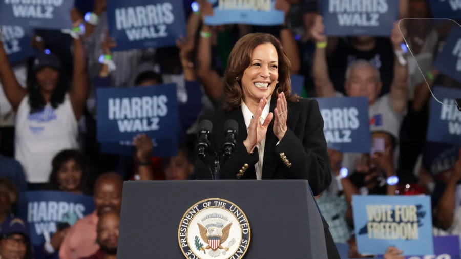 Harris Travels to Pennsylvania for Rally Before Traveling to Milwaukee