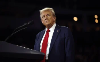 Trump Defends Tariffs, Dismisses Debt Concerns at Chicago Event | Business Matters (Oct. 16)