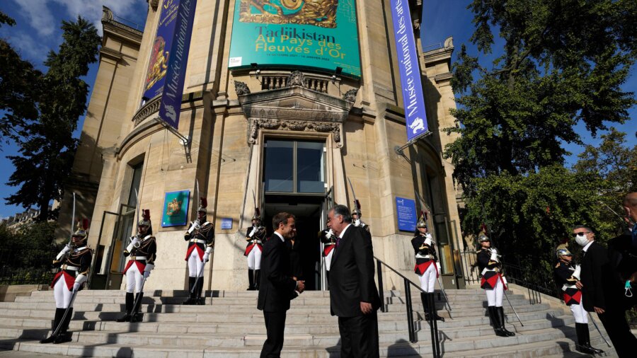 Paris Museums Accused of Bending to Chinese Regime