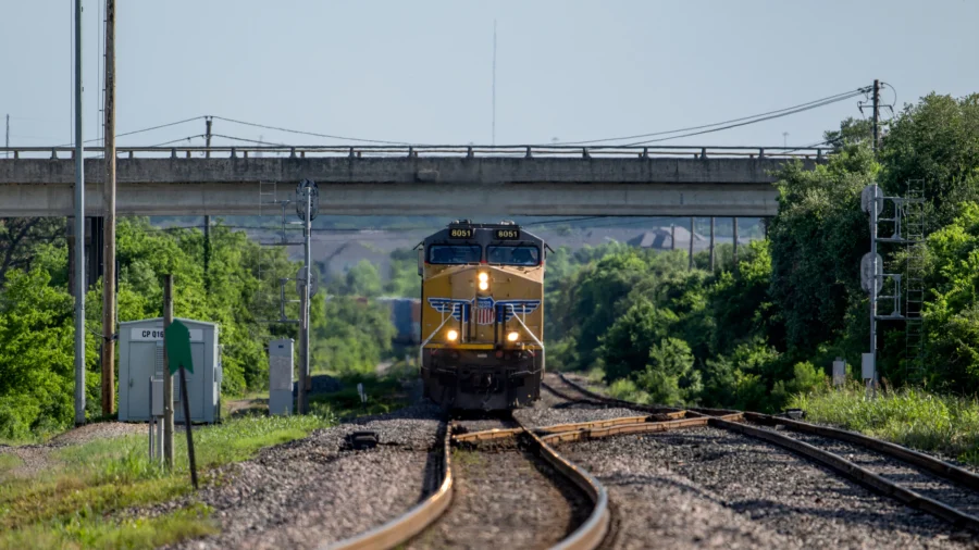 Train Derails in South Louisiana and Leaks Nonhazardous Chemical, Authorities Say