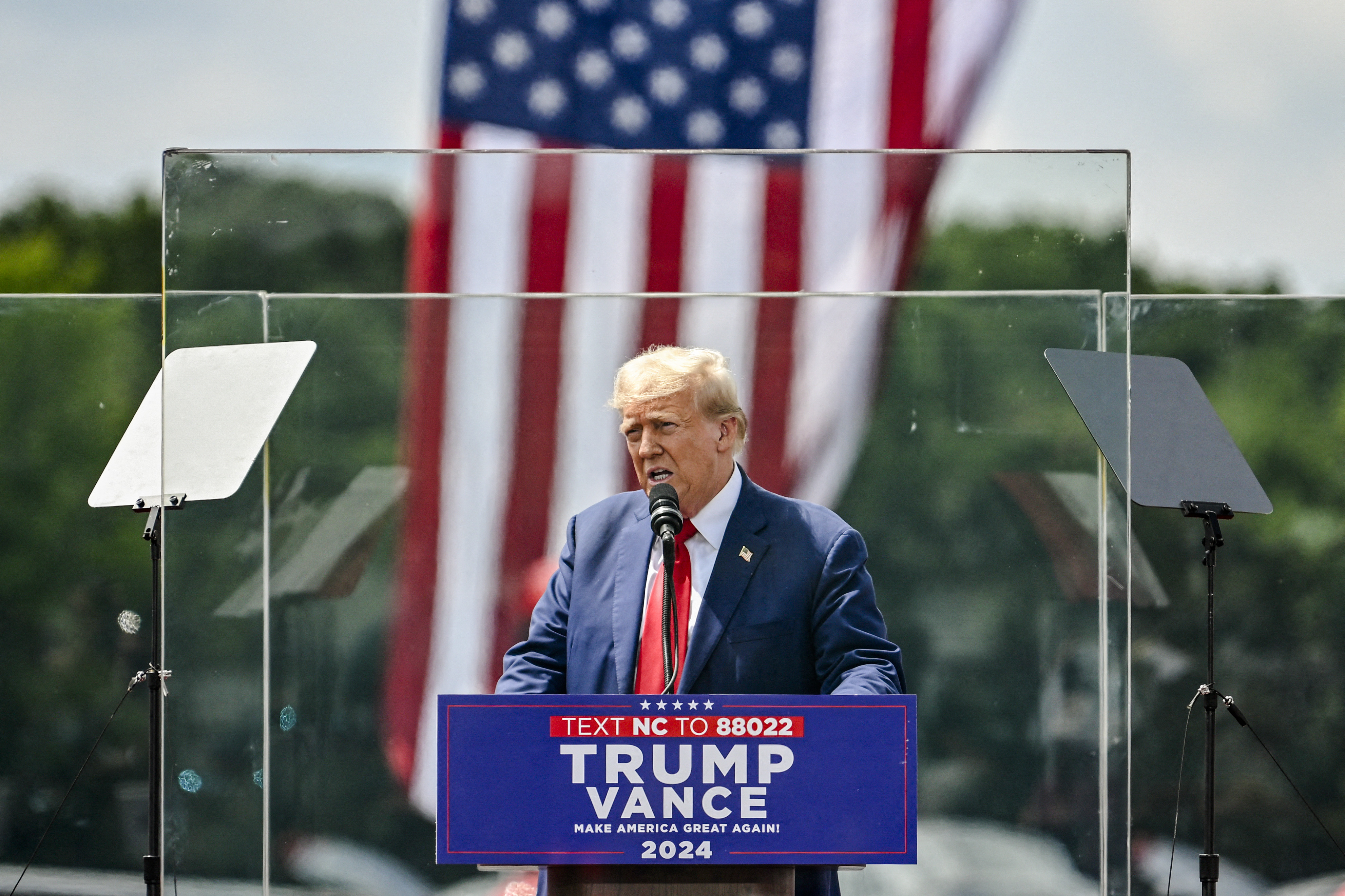 Trump Holds Campaign Rally in Greenville, North Carolina NTD