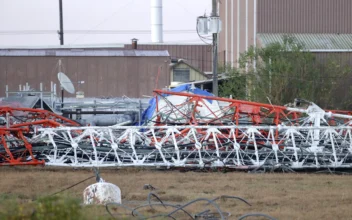 Helicopter Crashes Into Radio Tower in Houston, Killing 4