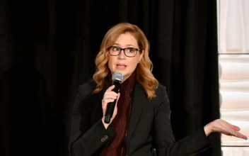 Jenna Fischer Reveals One of the First People She Called After Her Cancer Diagnosis