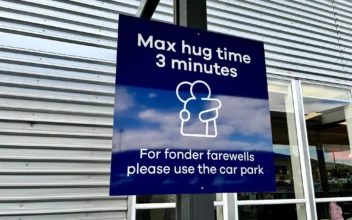 New Zealand Airport Sets Time Limit on Hugs in Drop-off Zone