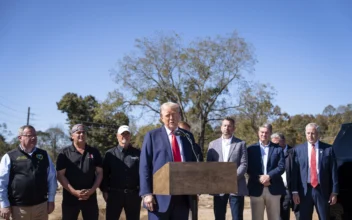 Trump Surveys Hurricane Damage, Lauds Early Voting Record in North Carolina