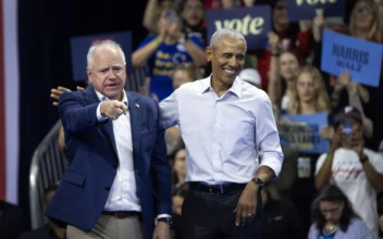 Obama Joins Walz in Wisconsin to Urge People to Vote