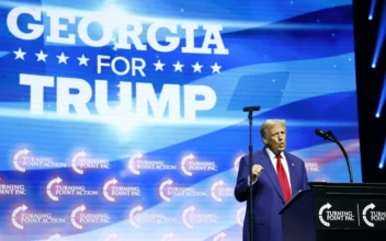 Trump Woos Supporters in Georgia