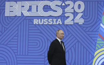 Putin Calls Xi a ‘Dear Friend’ at BRICS Summit