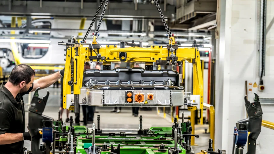 Chinese, European Carmakers Partner to Bypass EU EV Tariffs