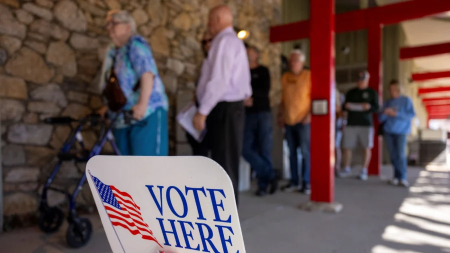 Republicans Pull Ahead in Early Voting in North Carolina, Data Show