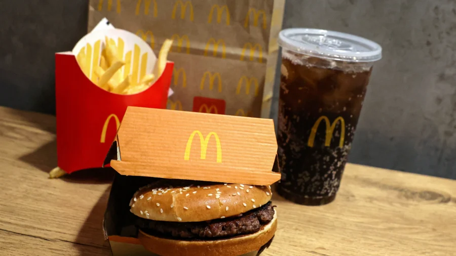 McDonald’s Global Sales Fall on Muted Demand; E. Coli Outbreak Fallout Looms