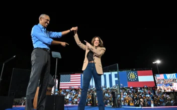 ‘Electric’ Atmosphere at Harris–Obama Rally Targeting Lagging Demographic, Touches on Policy Plans: Expert