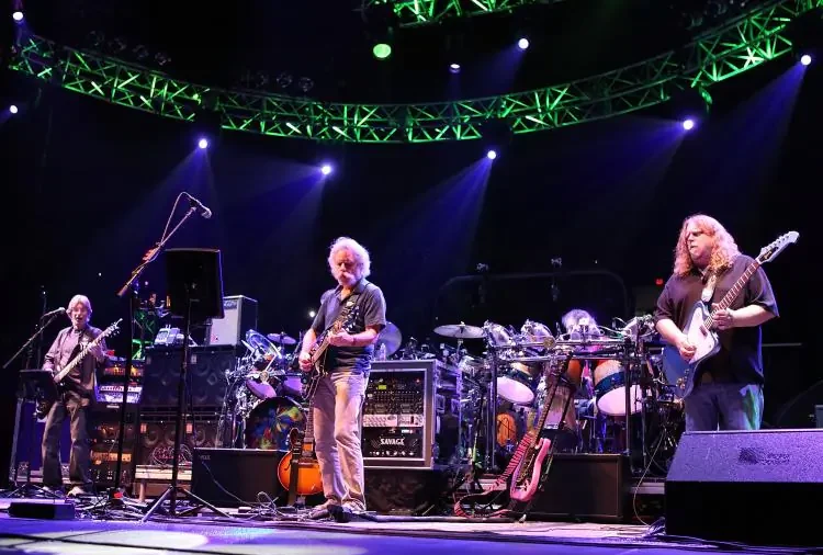 Phil Lesh, Grateful Dead Co-Founding Bassist, Has Died at 84