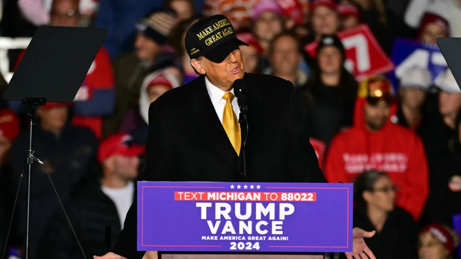 Trump Rallies in Michigan After Appearance on Rogan Podcast