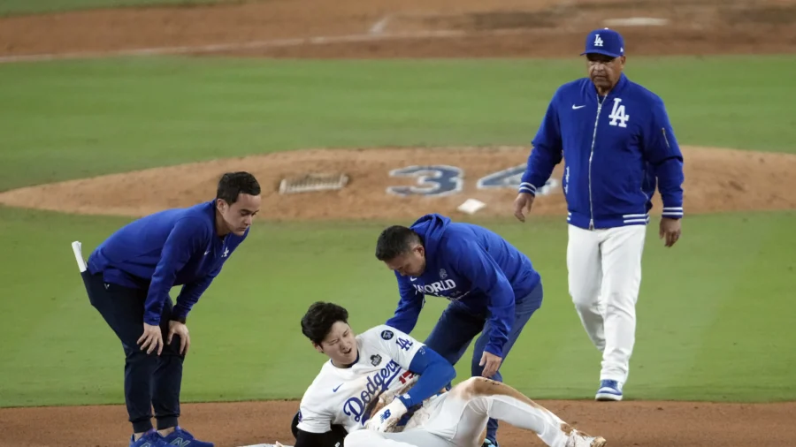 Shohei Ohtani Partially Dislocates Left Shoulder During World Series Game 2, Status TBD