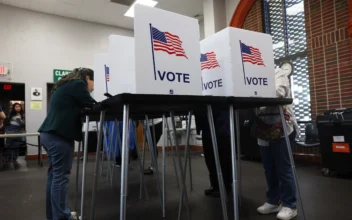 Michigan’s Early Voters Brave Long Lines, Break Records