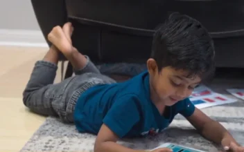 3-Year-Old Canadian Boy Learns to Identify All the World’s Flags