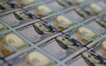 US Plans to Borrow $1.37 Trillion Over Next 6 Months | Business Matters (Oct. 29)