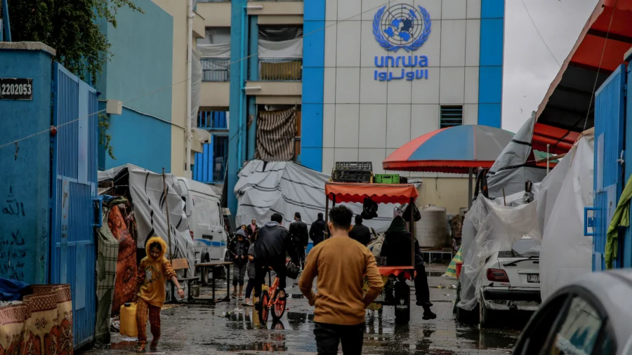 Israel Likely to Take Over Distribution of Gaza Aid After UNRWA Ban: Analyst