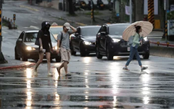 Typhoon Kong-rey Hits Taiwan’s East Coast, Leaving One Dead