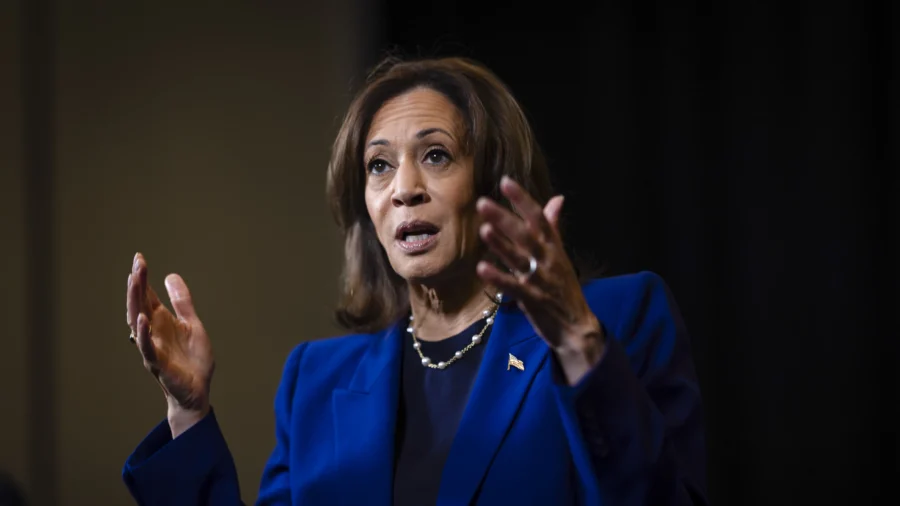 Harris Rallies in Little Chute, Wisconsin