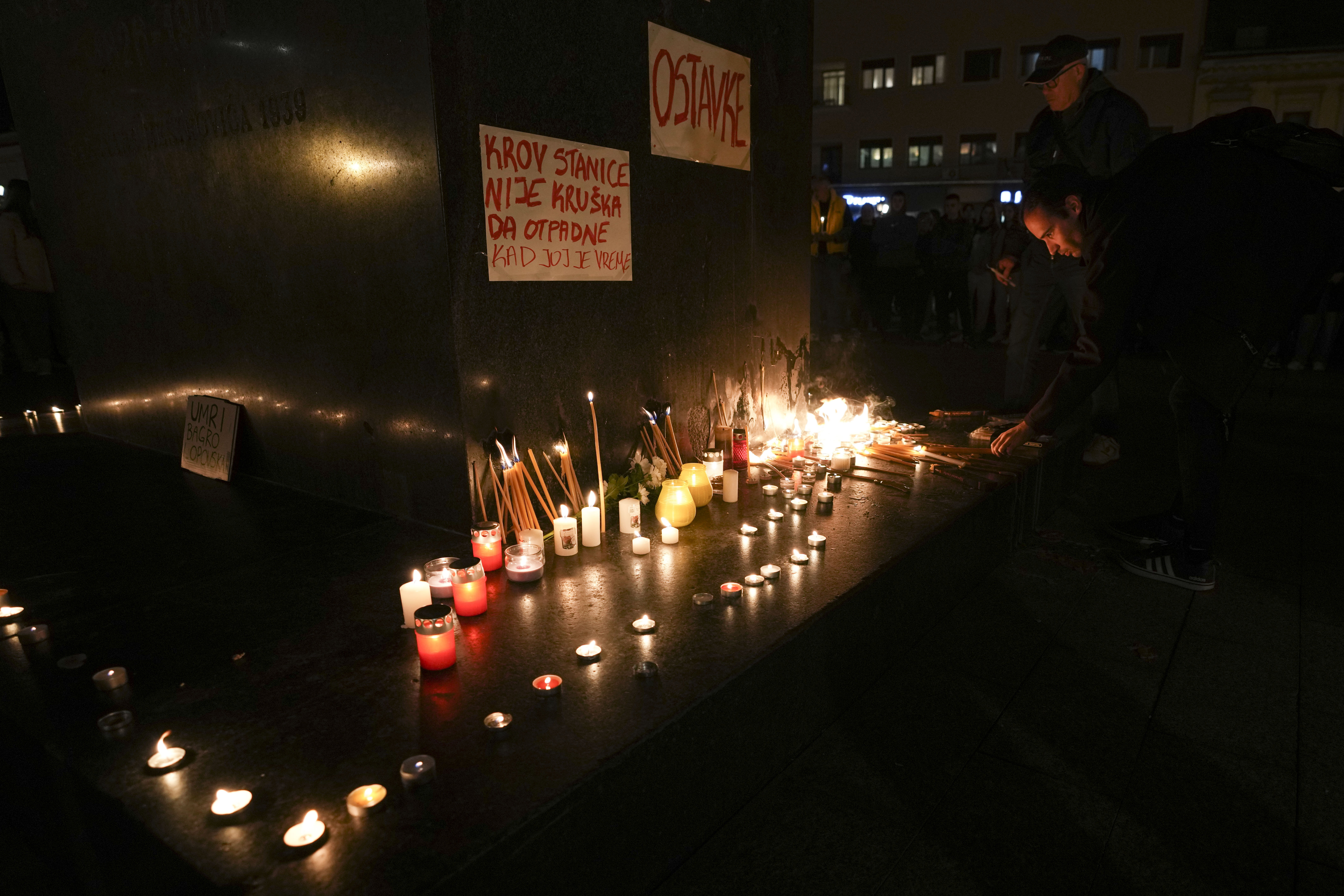 Serbs Light Candles to Honor Victims of Fatal Railway Roof Collapse NTD