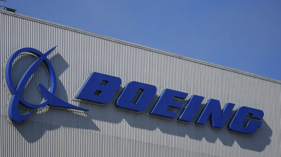 Boeing Dismantles DEI Team, Chief Resigns