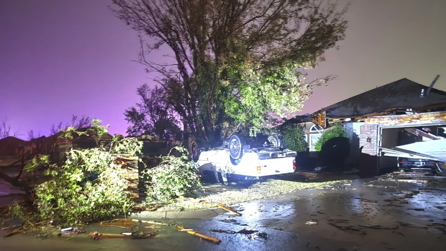 Oklahoma Storms Injure at Least 11, Leave Thousands Without Power