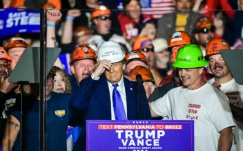 LIVE NOW: Trump Rallies in Pittsburgh