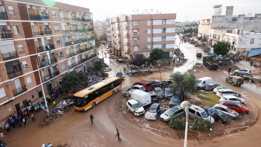 Spain Sends More Troops to Flood Zone Where Public Anger Rises