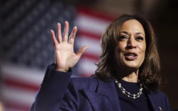 LIVE NOW: Harris Campaigns in Pittsburgh