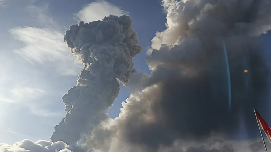 Indonesia’s Mount Lewotobi Laki Laki Erupts for 2nd Time in Week