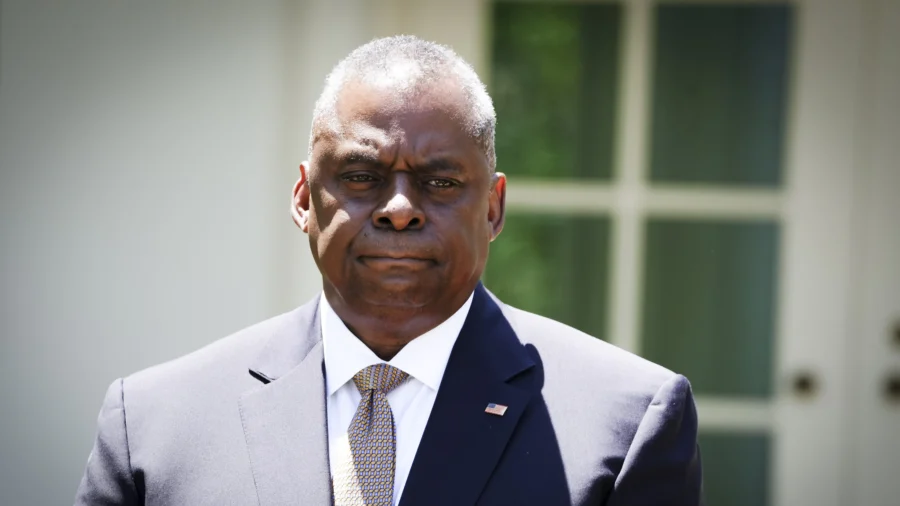 Lloyd Austin Hosts Southcom Change of Command Ceremony