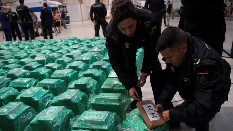 Spain Seizes 13 Tonnes of Cocaine Hidden Behind Bananas on Container From Ecuador