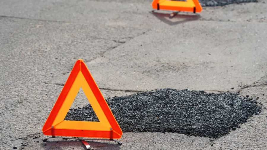 Man Dies After Being ‘Buried Under Hot Asphalt’ While Fixing Dump Truck in Mississippi