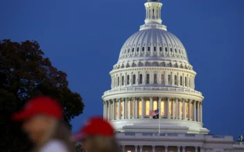 Republicans Widen Senate Majority, on Track to Win House