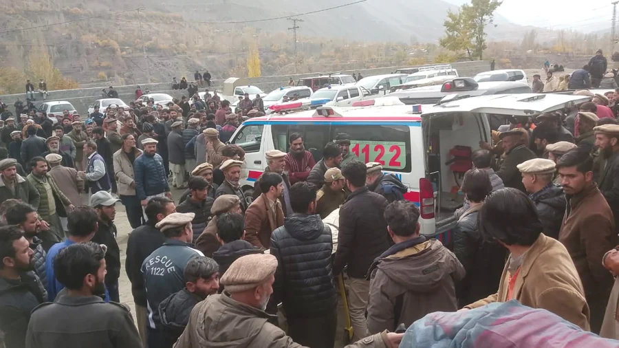 Bus Carrying Wedding Guests Falls Into River in Northern Pakistan, Killing 18