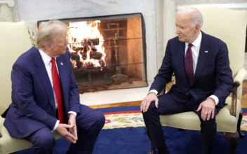 Trump Transition Team Signs MOU With Biden Administration