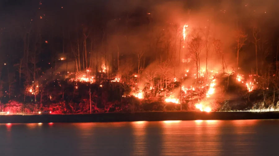 Jennings Creek Fire Scorches Over 4,300 Acres