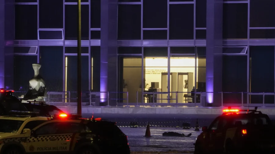 Man Kills Himself With Blasts Outside Brazil’s Supreme Court After Failing to Get Inside