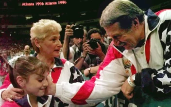 Bela Karolyi, Gymnastics Coach Who Mentored Nadia and Mary Lou and Courted Controversy, Dies at 82