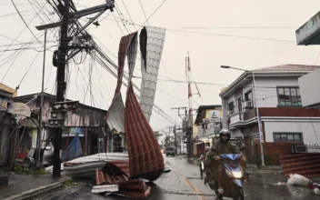 Typhoon Man-Yi Leaves 7 Dead in Philippines and Worsens Crisis From Back-to-Back Storms