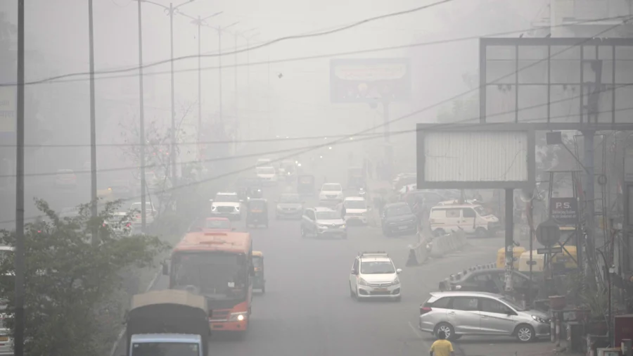 New Delhi Swallowed by Smog as Air Pollution Hits 50 Times the Safe Limit