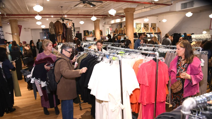 Record Number of Shoppers Expected Thanksgiving Weekend