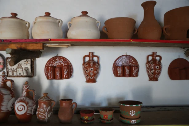  id1029679-2024-11-19T091652Z_1_LYNXMPEKAI0DH_RTROPTP_4_GREECE-CULTURE-POTTERY.jpg.webp